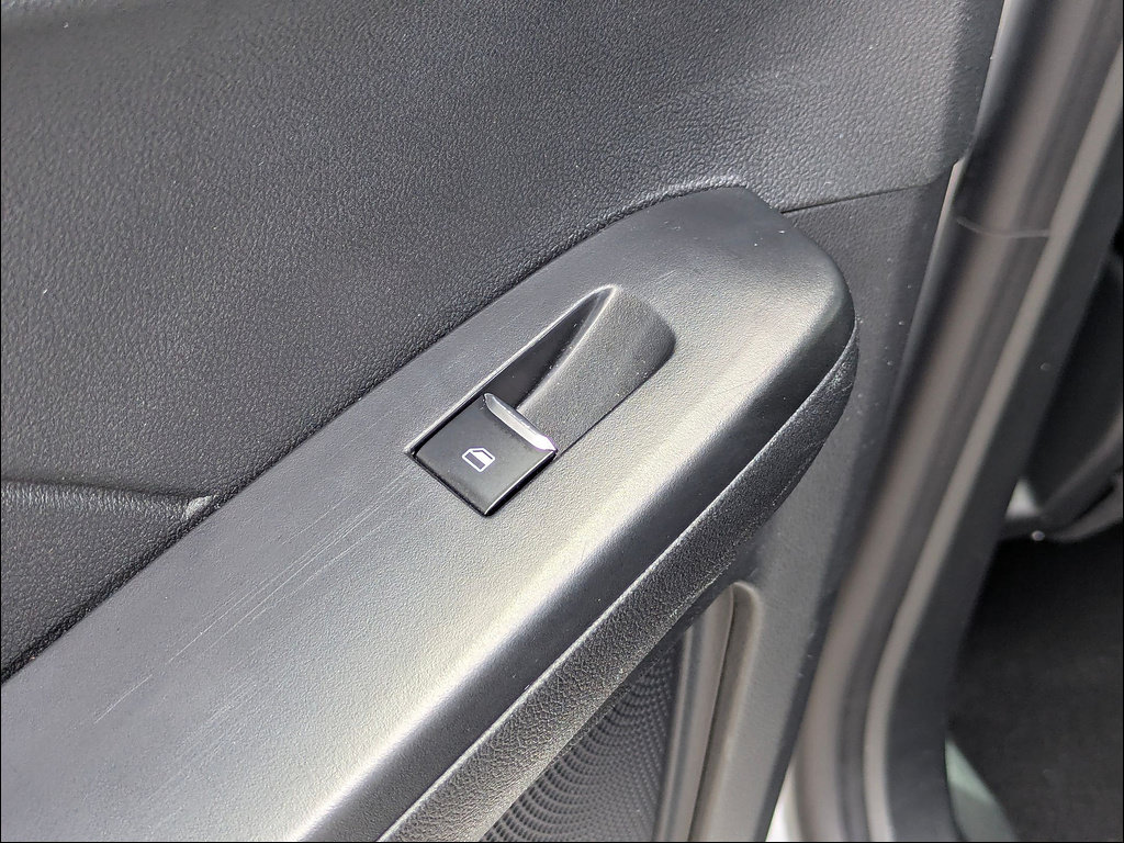 Used 2025 Ford Escape ST-Line FWD image 27