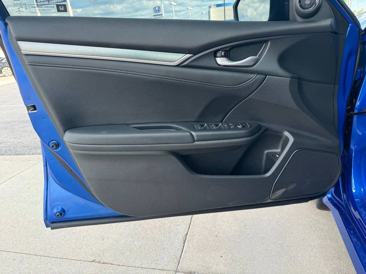 Used 2017 Honda Civic EX-L image 18