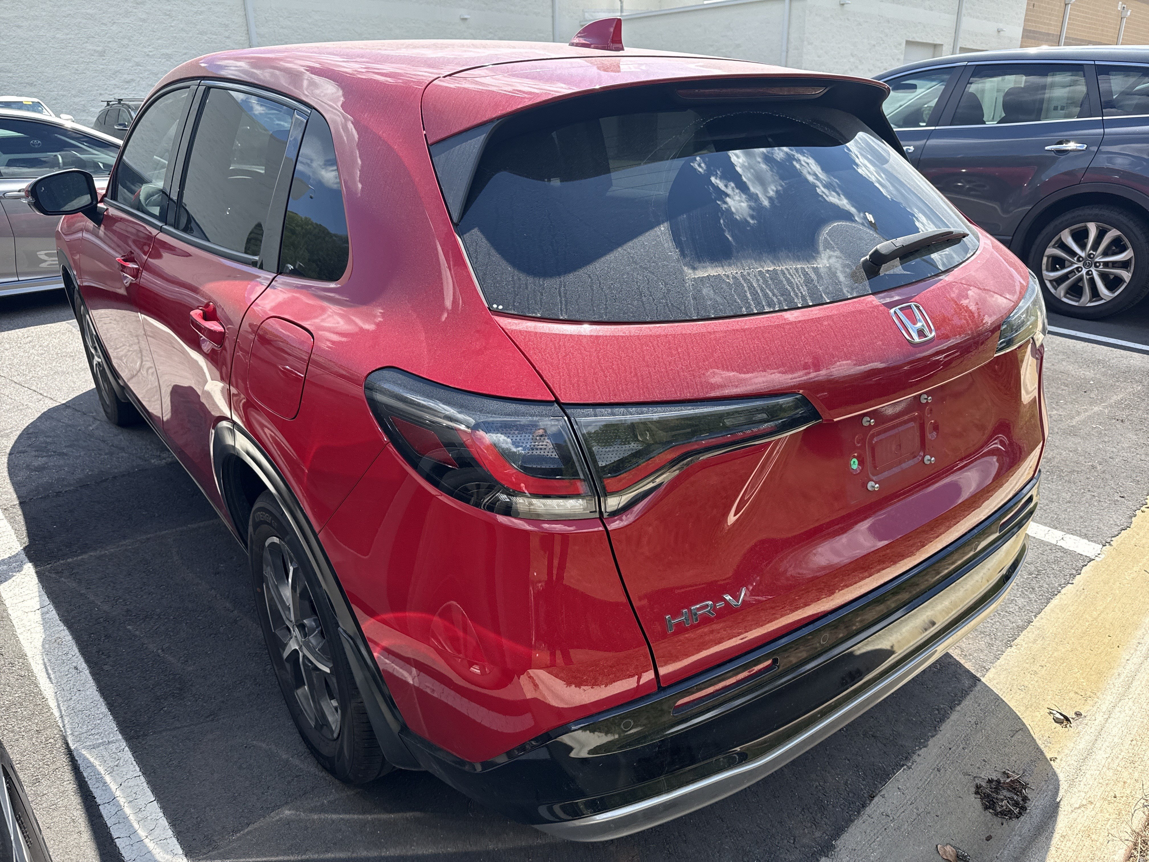 Used 2023 Honda HR-V EX-L image 6