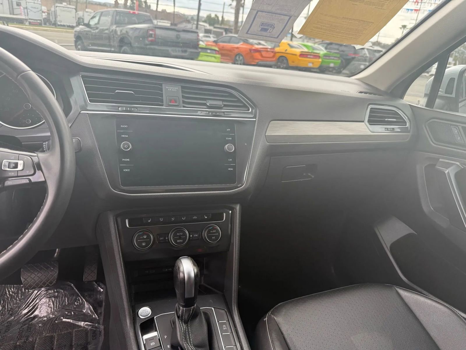 Used 2021 Volkswagen Tiguan SE FWD image 22
