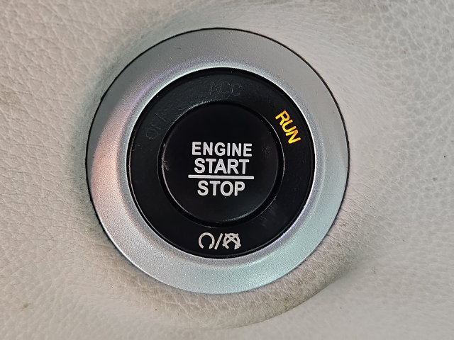 Used 2021 Chrysler Pacifica Touring AWD/4WD image 9