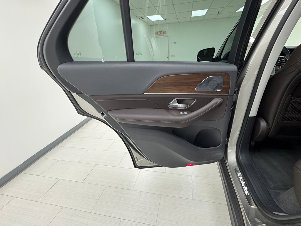 Used 2020 Mercedes-Benz GLE 350 4MATIC image 11