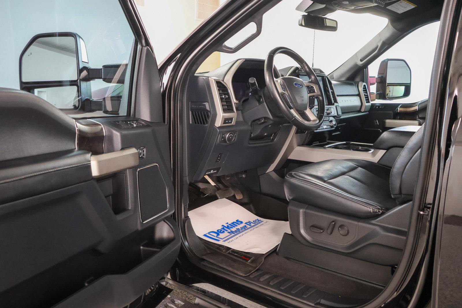 Used 2022 Ford F250 Lariat w/ Tremor Off-Road Package AWD/4WD image 3