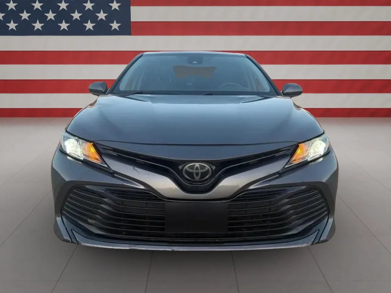 Used 2019 Toyota Camry LE FWD image 3