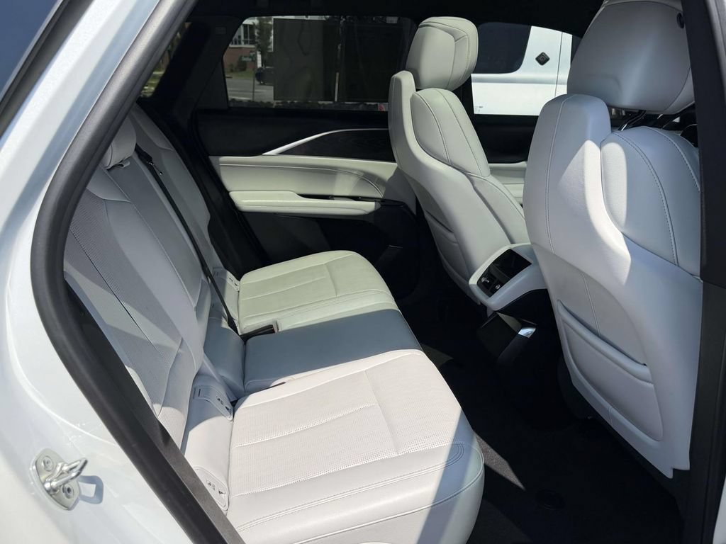Used 2024 Cadillac Lyriq Luxury w/ LPO, Floor Liner Package AWD/4WD image 11