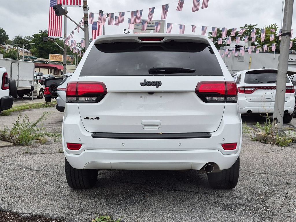 Used 2021 Jeep Grand Cherokee Laredo X AWD/4WD image 6