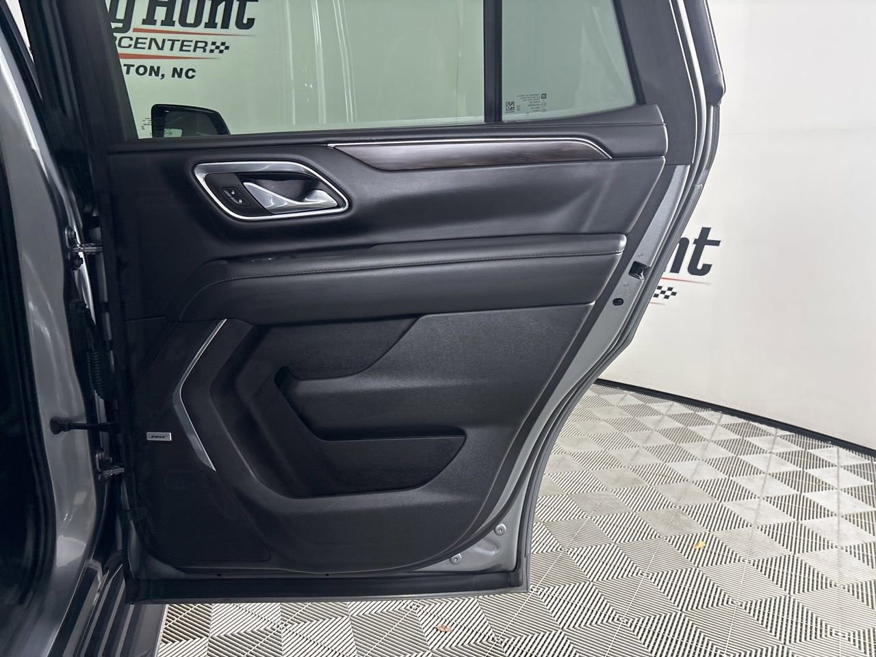 Used 2023 Chevrolet Tahoe LT w/ Luxury Package image 23