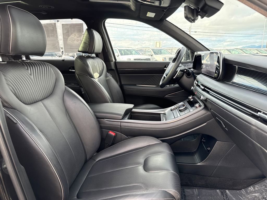 Used 2023 Hyundai Palisade Calligraphy image 16