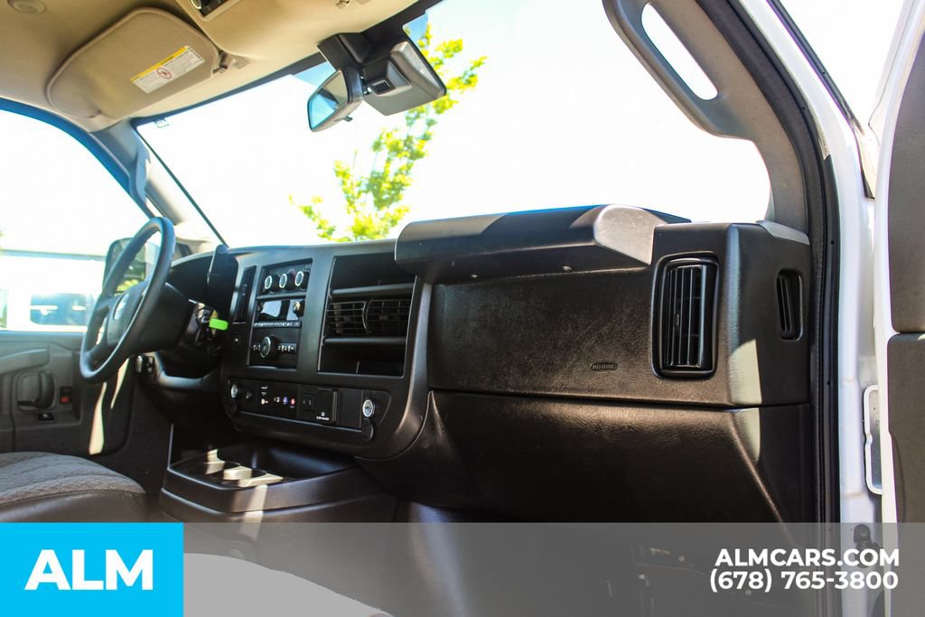 Used 2025 Chevrolet Express 3500 LT w/ LT Preferred Equipment Group RWD image 21