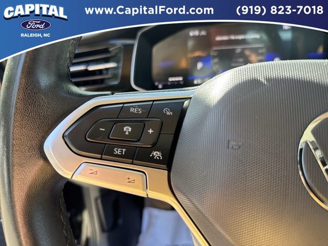 Used 2025 Volkswagen Jetta SE FWD image 23