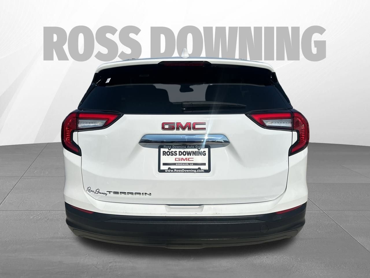 Used 2024 GMC Terrain SLE image 5