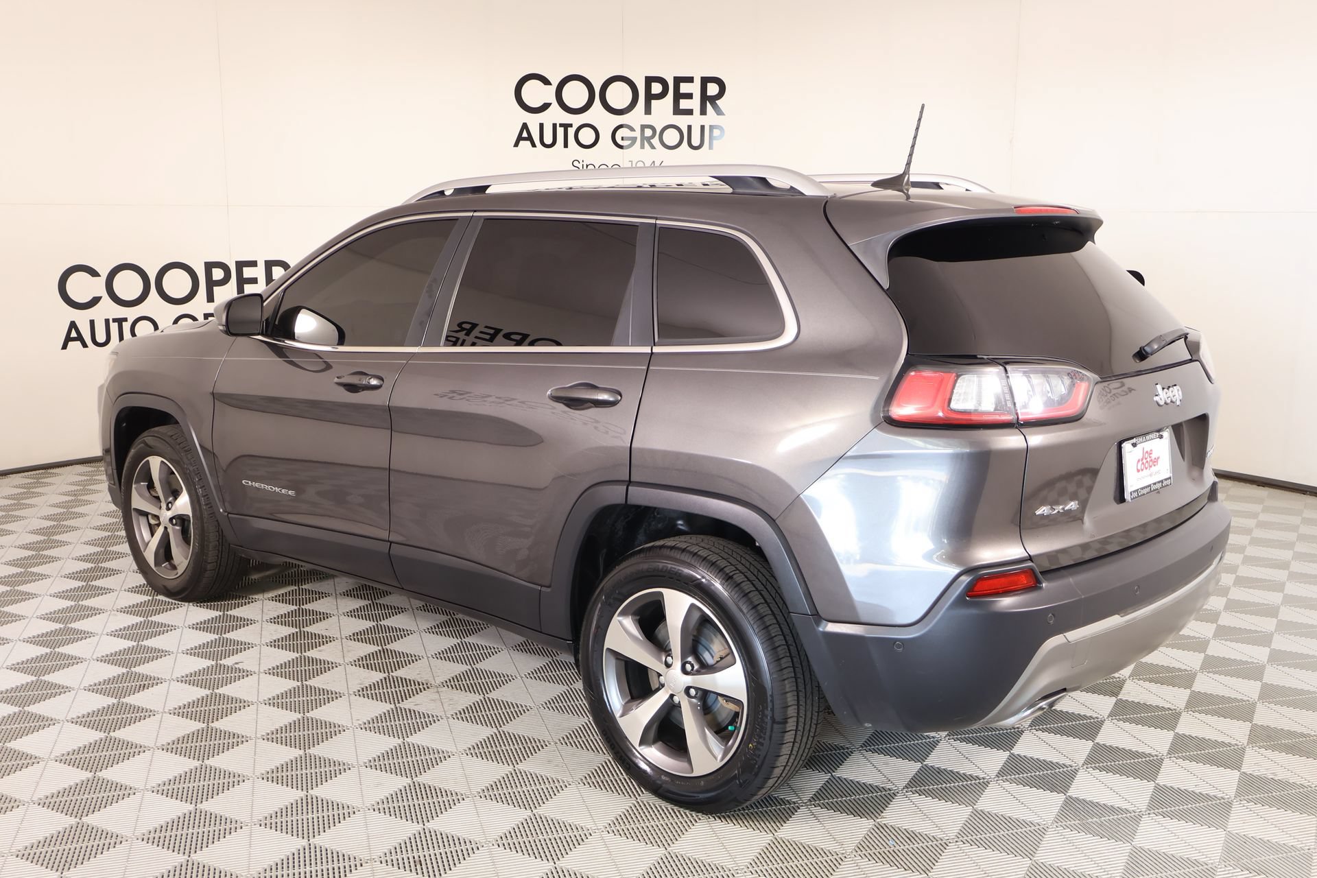 Used 2021 Jeep Cherokee Limited AWD/4WD image 23