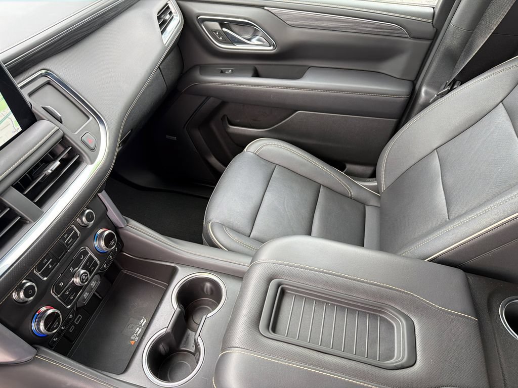Used 2023 GMC Yukon XL SLT AWD/4WD image 29