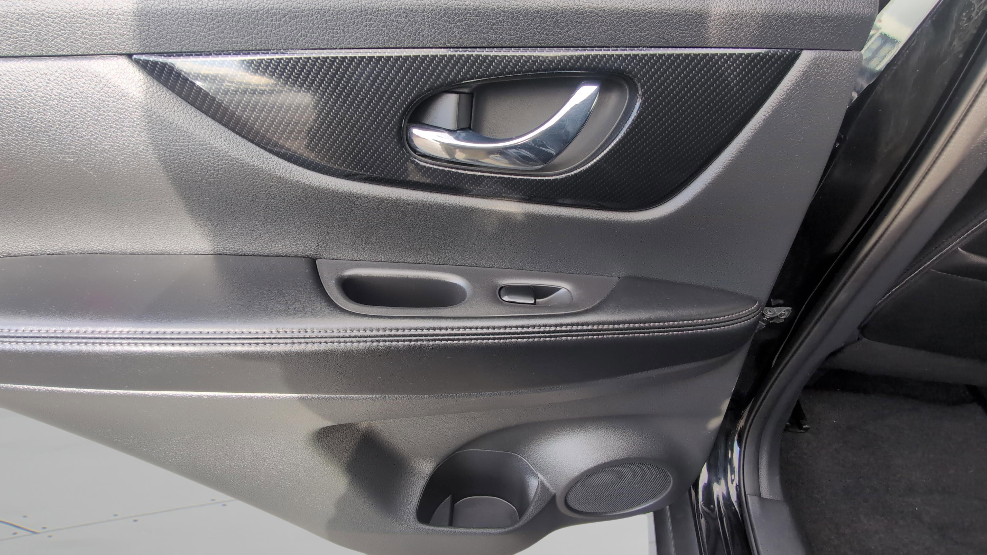 Used 2018 Nissan Rogue SL AWD/4WD image 17