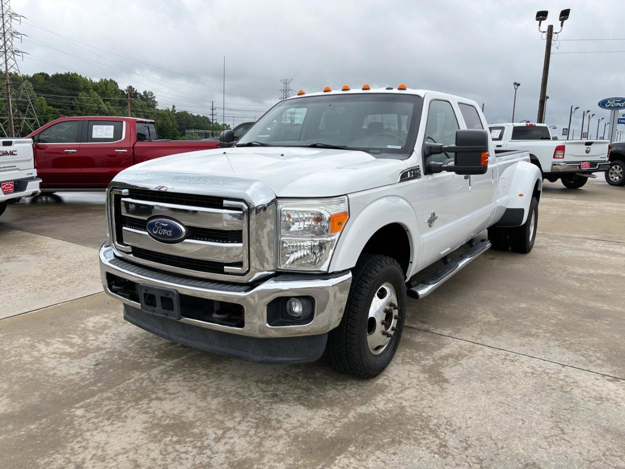 Used 2016 Ford F350 Lariat w/ Lariat Interior Package AWD/4WD image 2