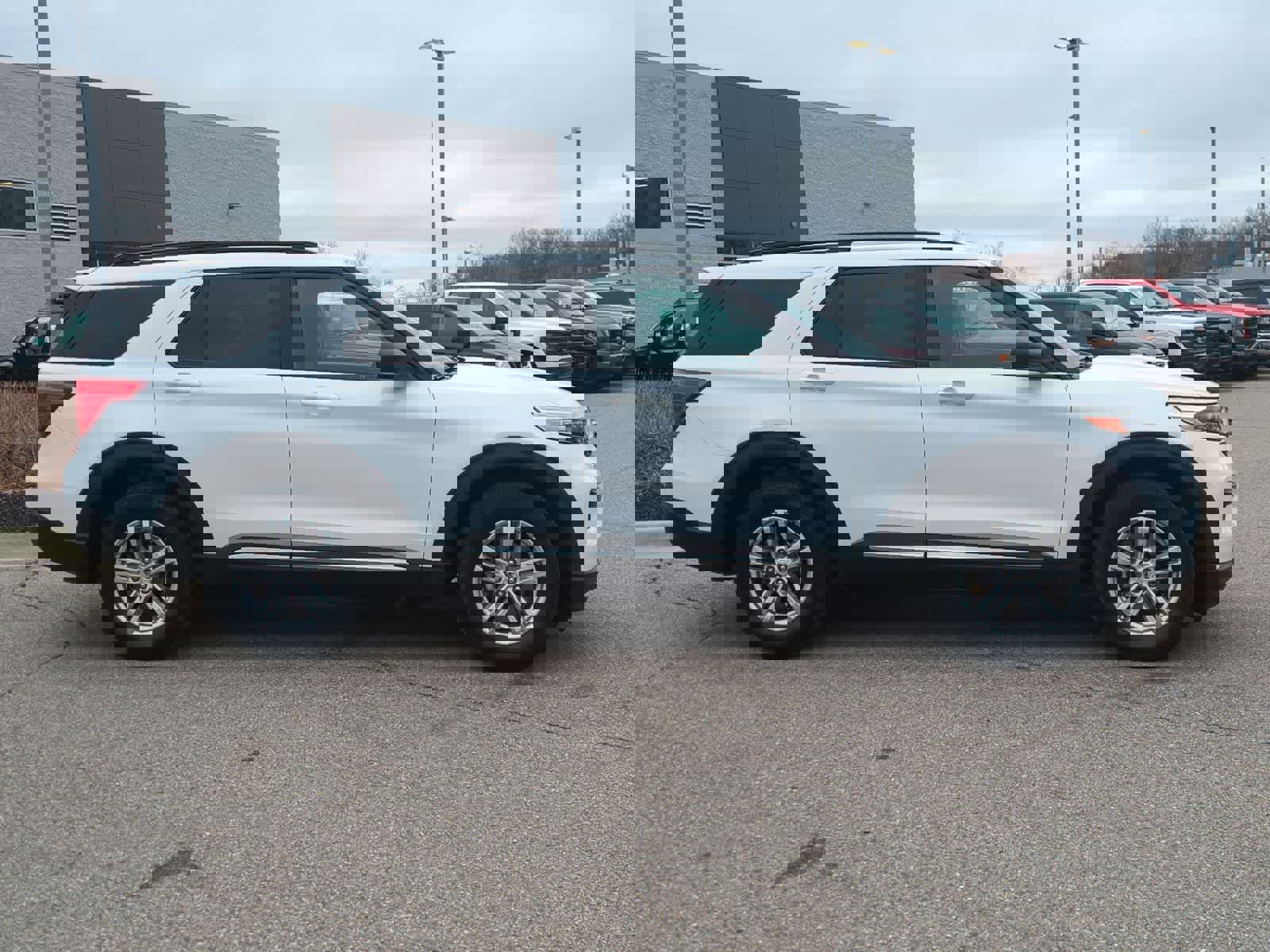 Used 2020 Ford Explorer XLT w/ Comfort Package image 9