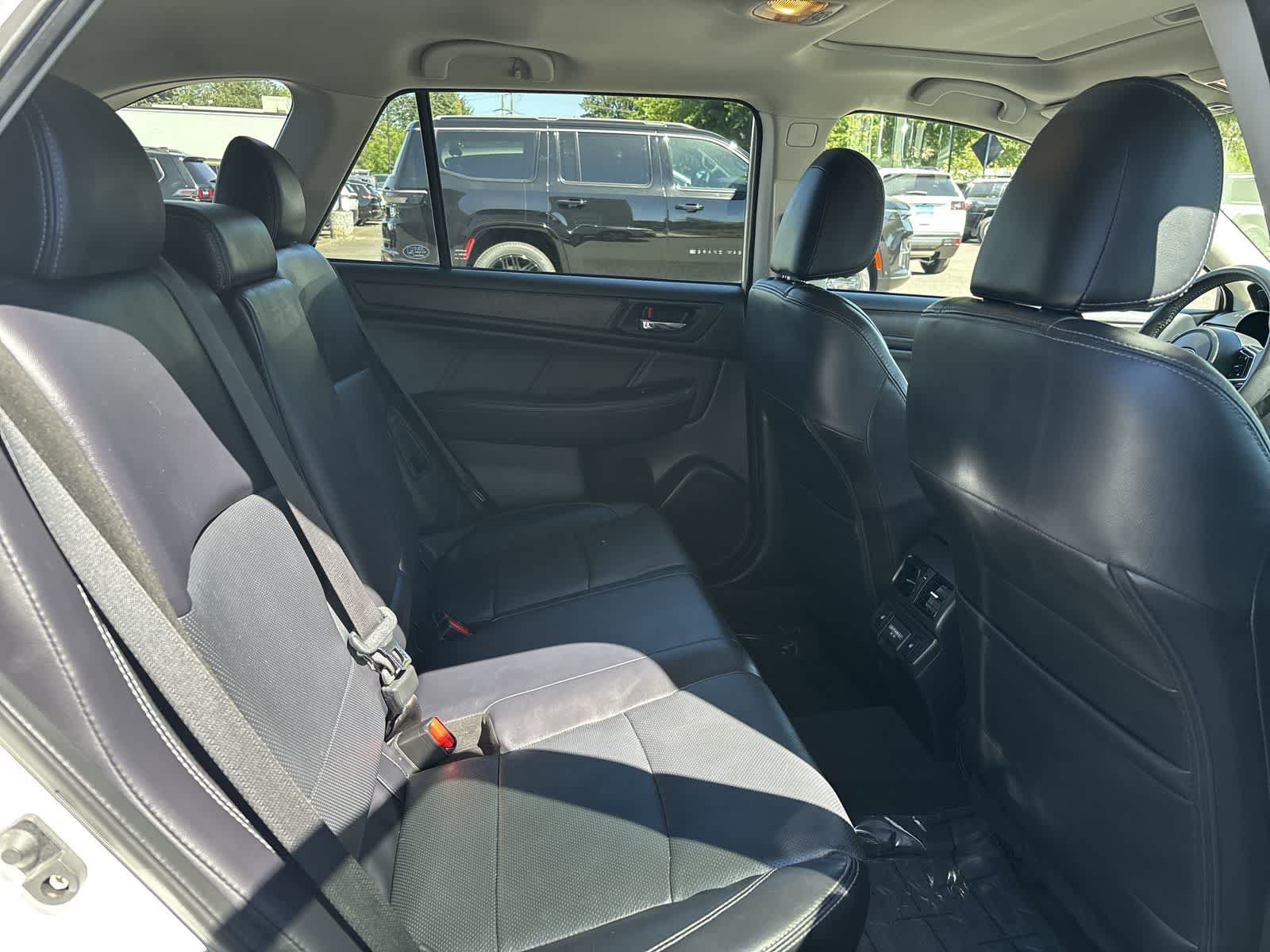 Used 2018 Subaru Outback 2.5i Limited AWD/4WD image 6