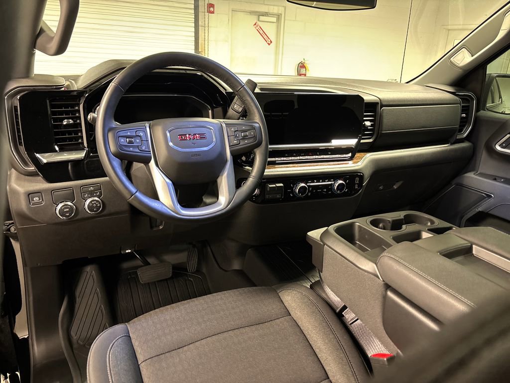 Used 2025 GMC Sierra 1500 Elevation w/ LPO, Elevation Black Package RWD image 29