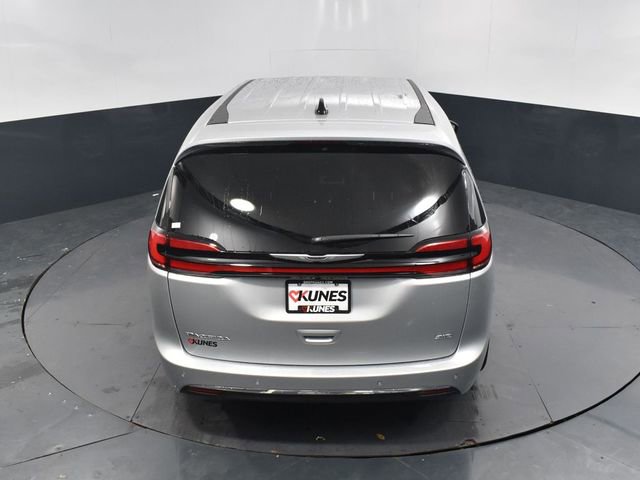 New 2026 Chrysler Pacifica Select image 44