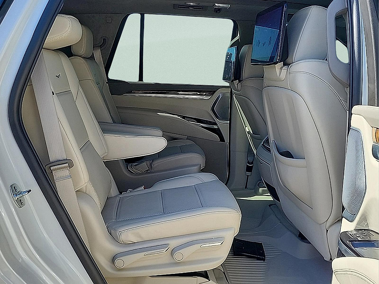 Certified 2025 Cadillac Escalade Sport Platinum AWD/4WD image 11