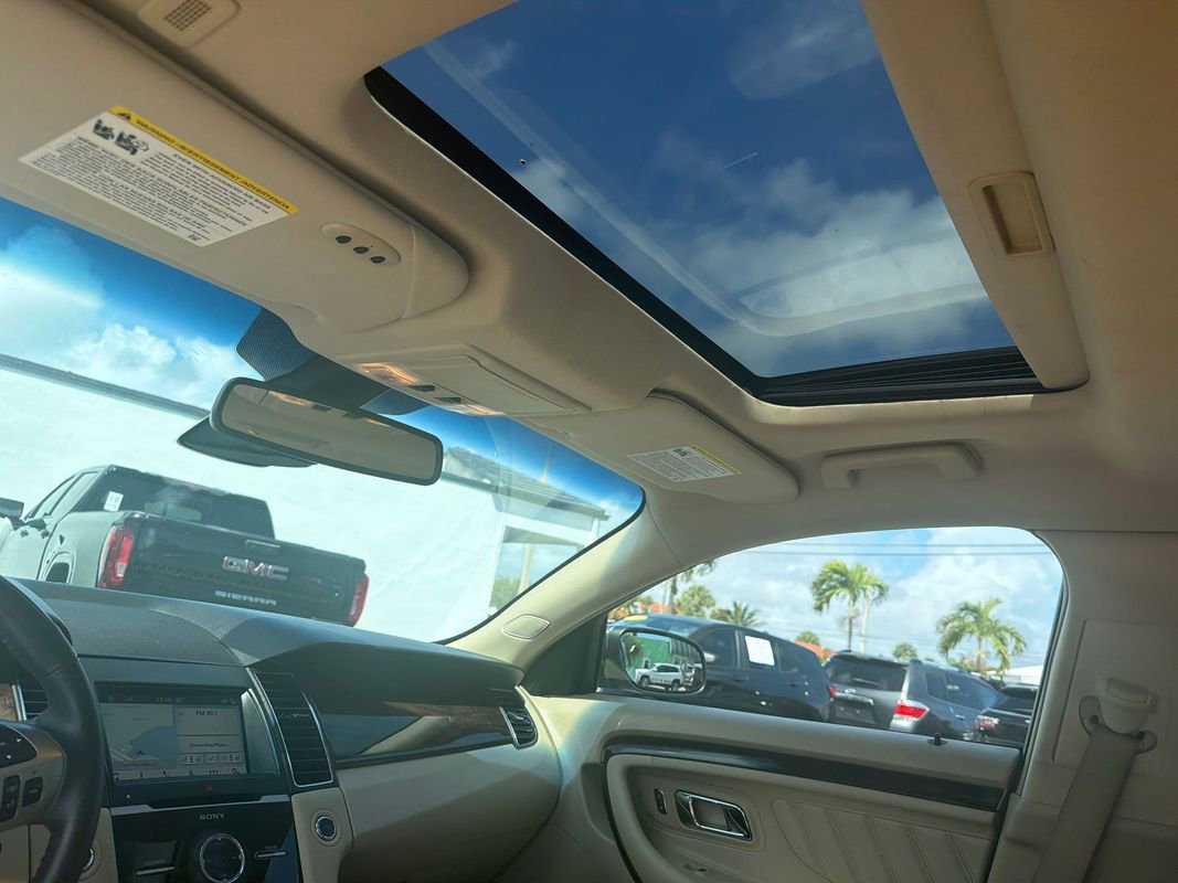 Used 2018 Ford Taurus Limited image 25