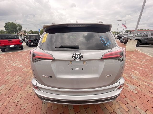 Used 2018 Toyota RAV4 XLE FWD image 15
