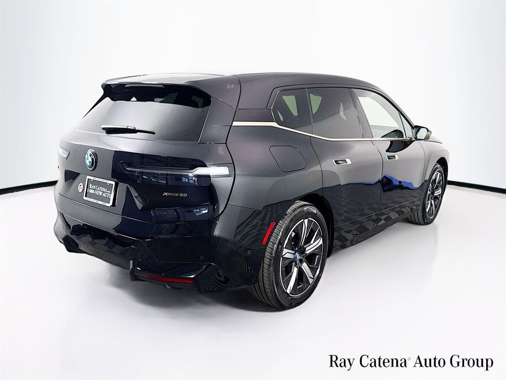 Used 2023 BMW iX xDrive50 w/ Sport Package AWD/4WD image 7