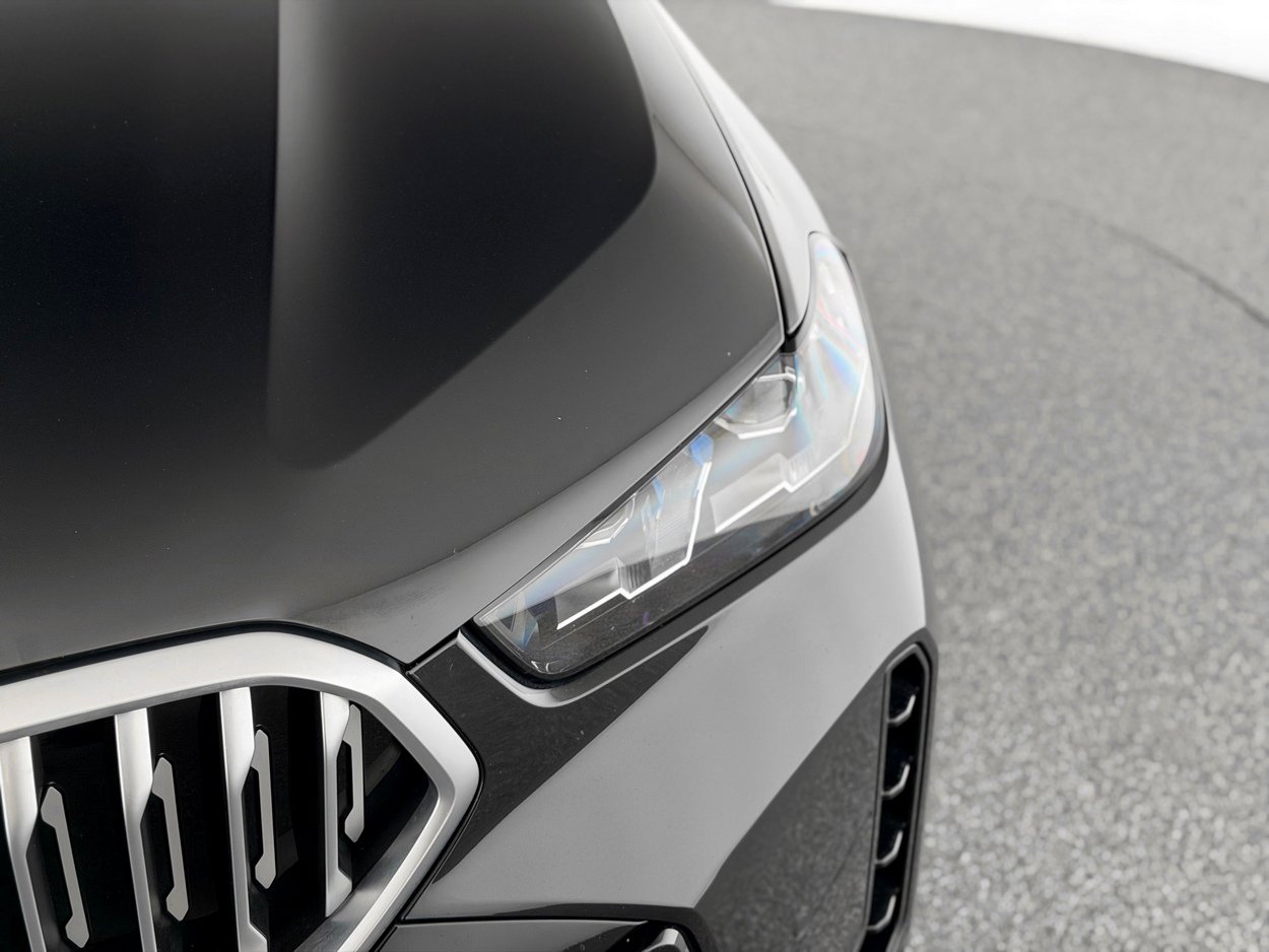 Used 2026 BMW X6 xDrive40i w/ Climate Comfort Package image 43