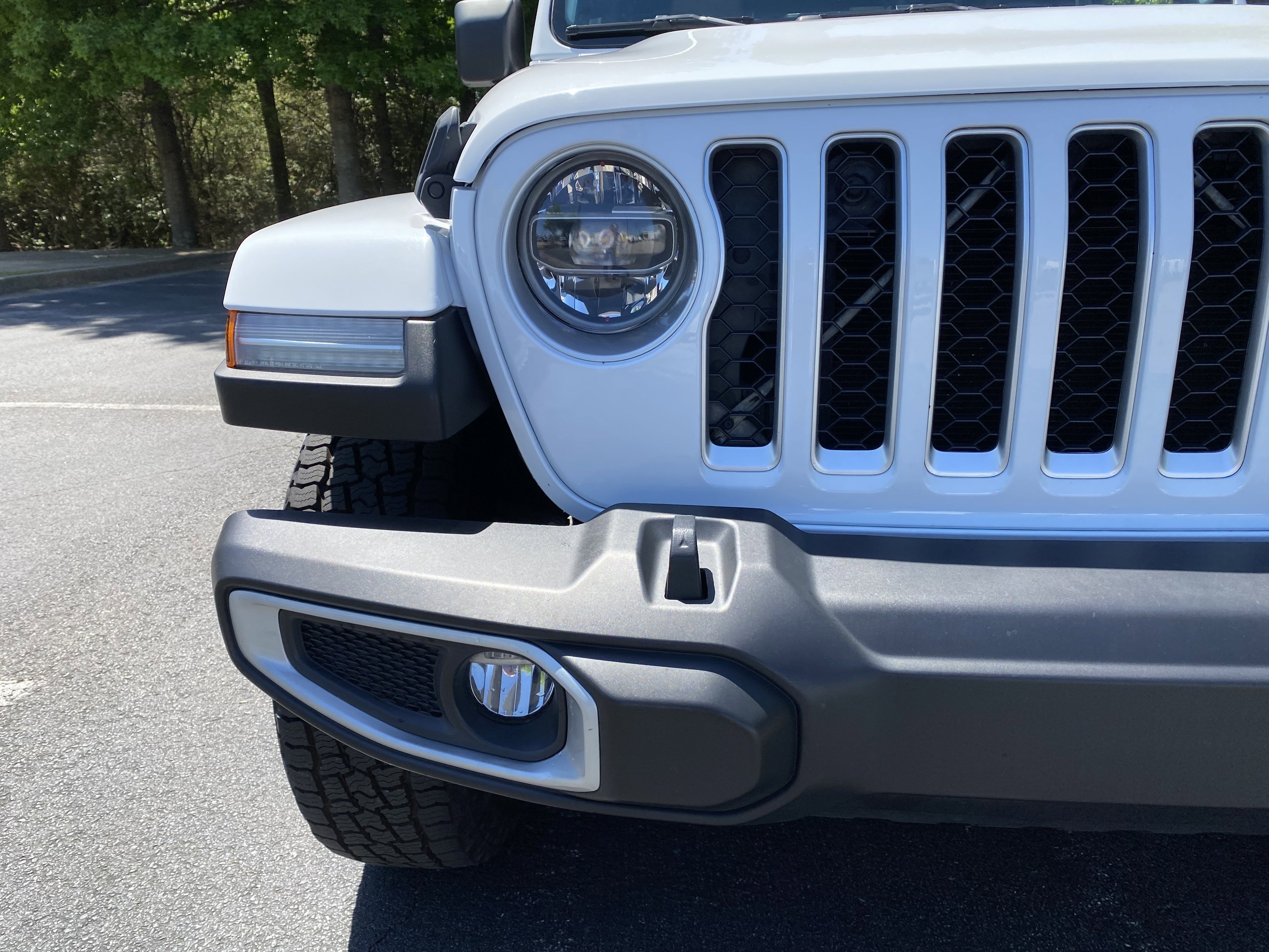Used 2020 Jeep Gladiator Overland AWD/4WD image 14