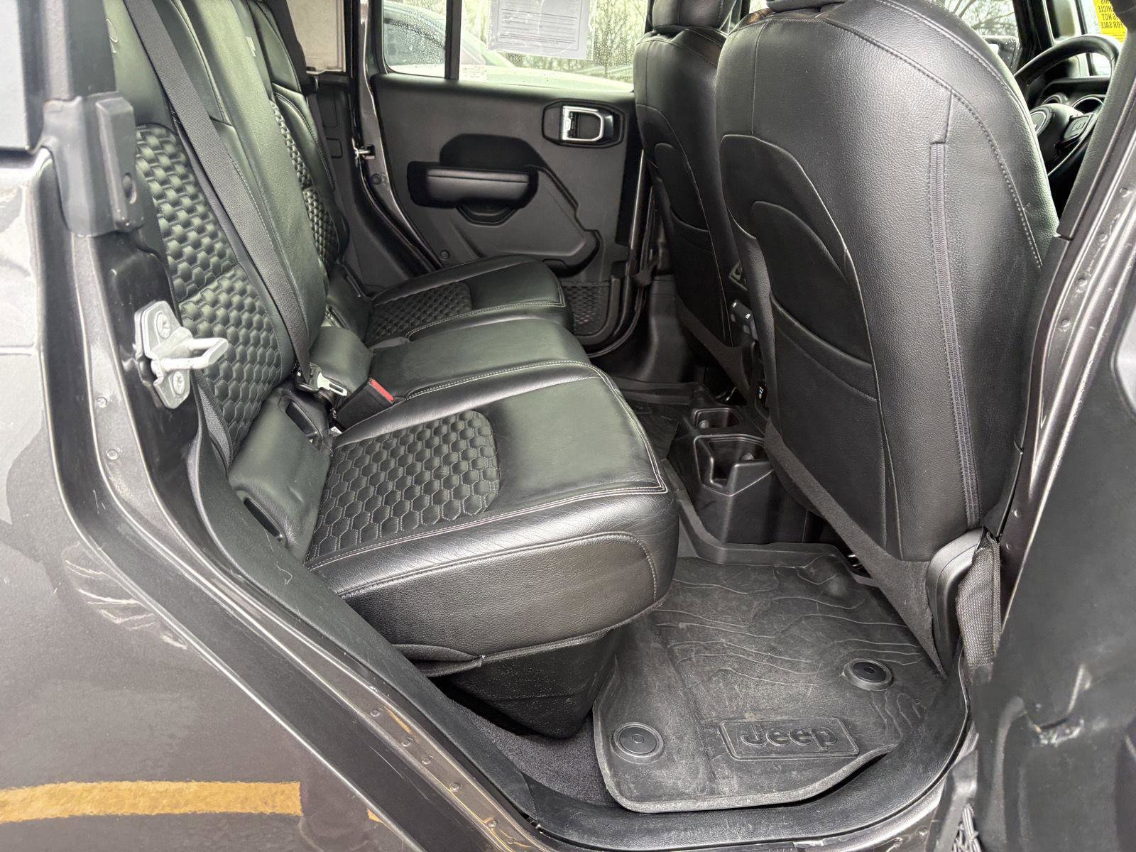 Used 2021 Jeep Gladiator Sport image 15