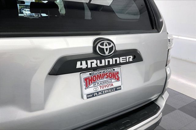 Used 2018 Toyota 4Runner TRD Off-Road w/ Convenience Package AWD/4WD image 32
