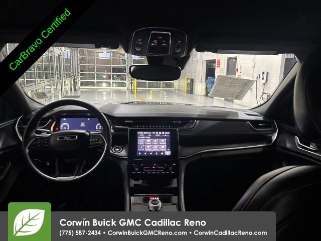 Used 2023 Jeep Grand Cherokee Altitude AWD/4WD image 34