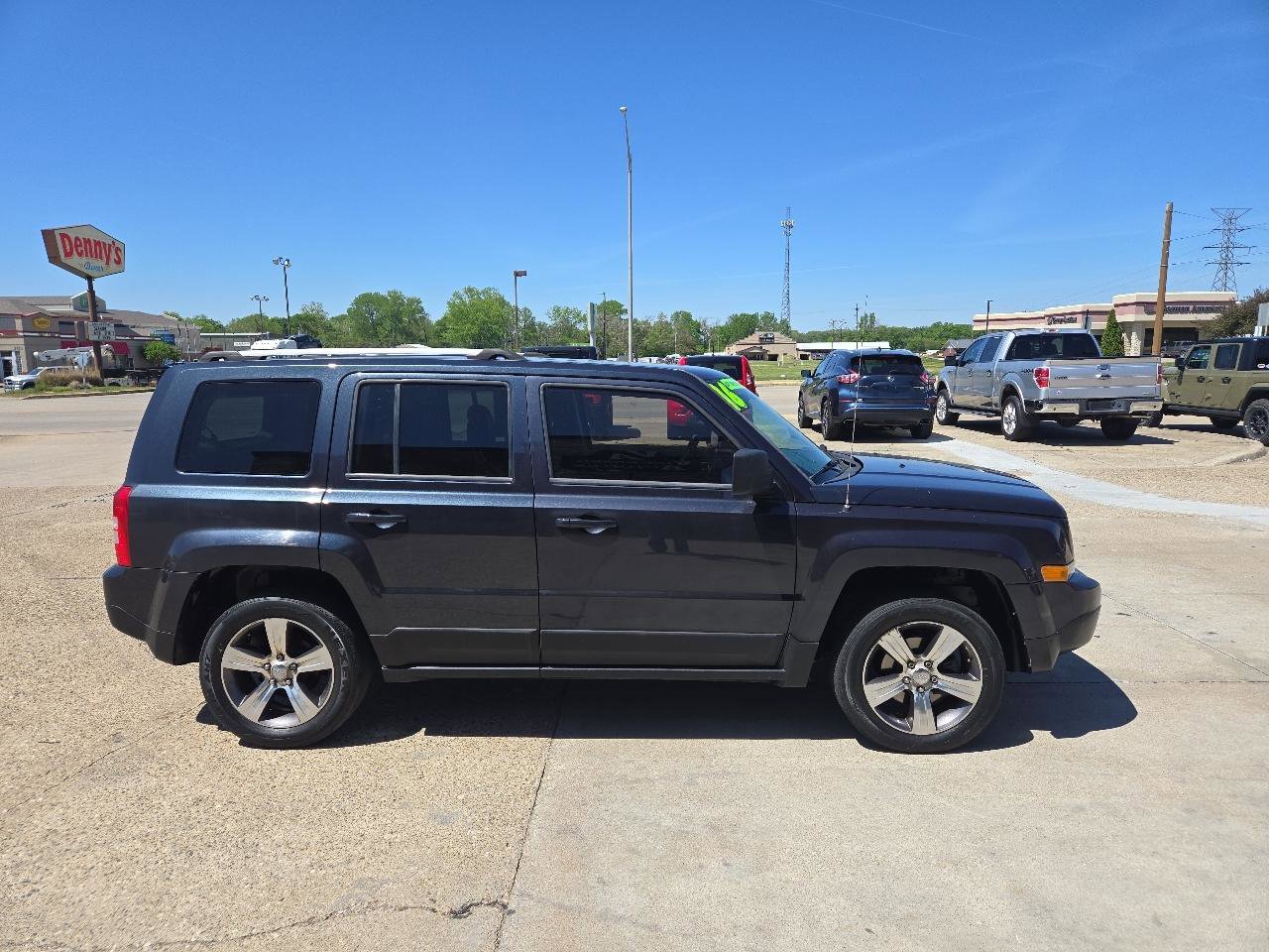 Used 2016 Jeep Patriot High Altitude AWD/4WD image 5