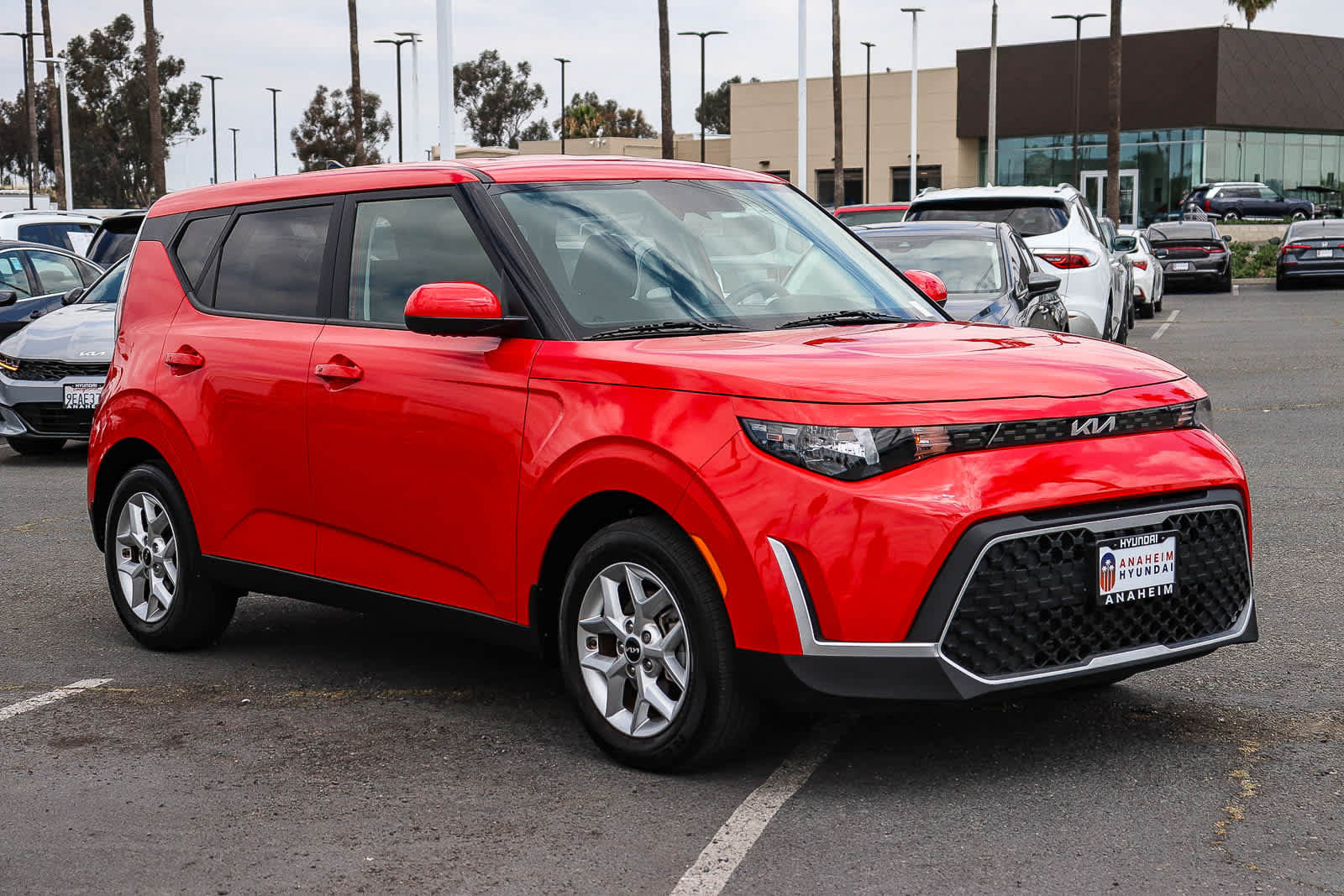 Used 2023 Kia Soul S FWD image 3