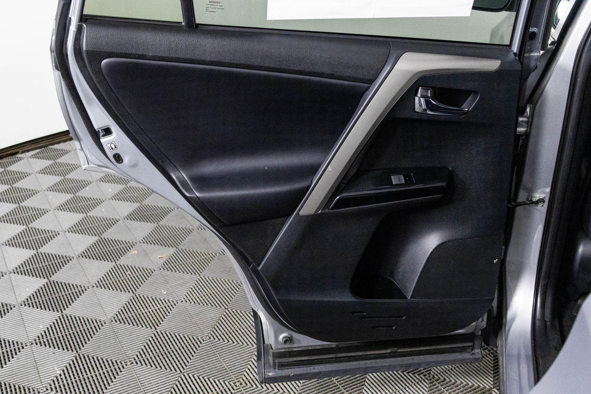 Used 2018 Toyota RAV4 Limited w/ All Weather Liner Package image 35