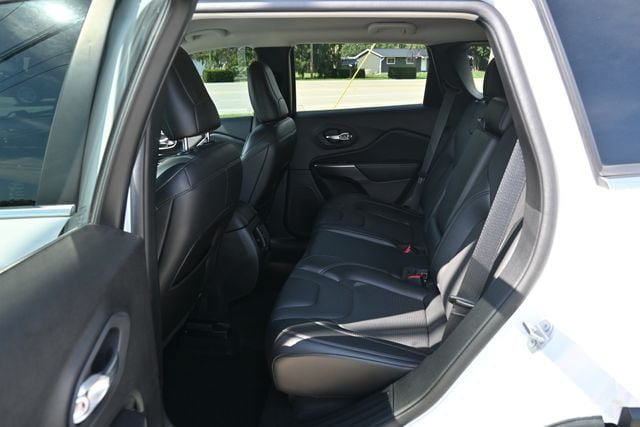 Used 2020 Jeep Cherokee Latitude Lux w/ Quick Order Package 26H Lux AWD/4WD image 24