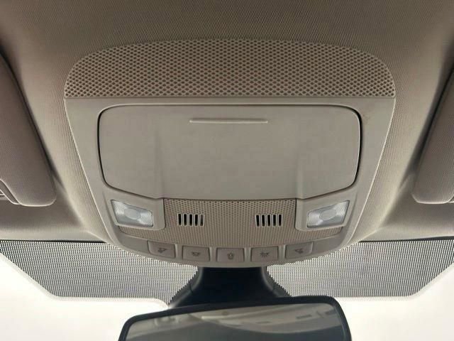 Used 2023 Ford Edge SEL image 44