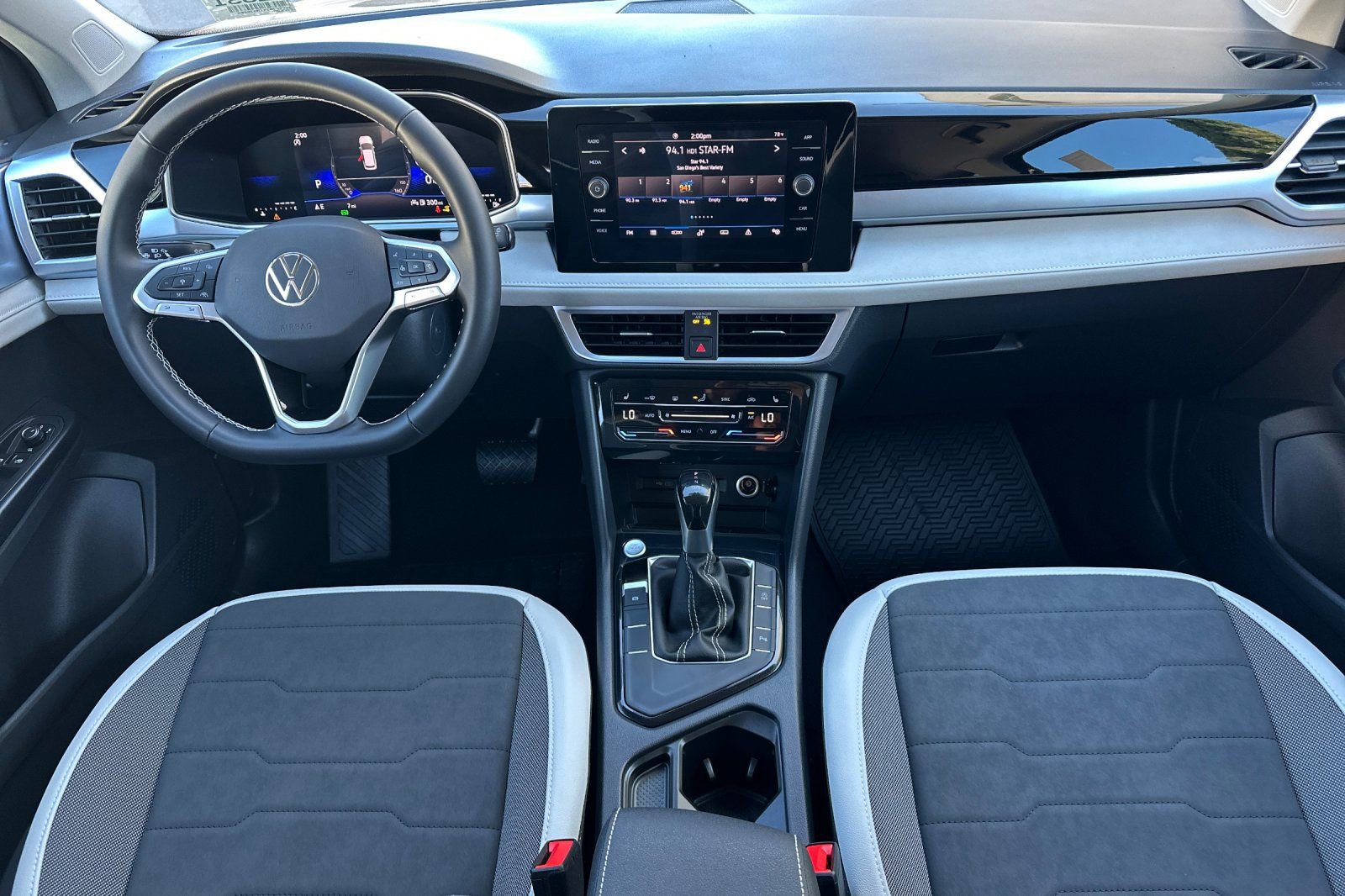 New 2026 Volkswagen Taos SE FWD image 11