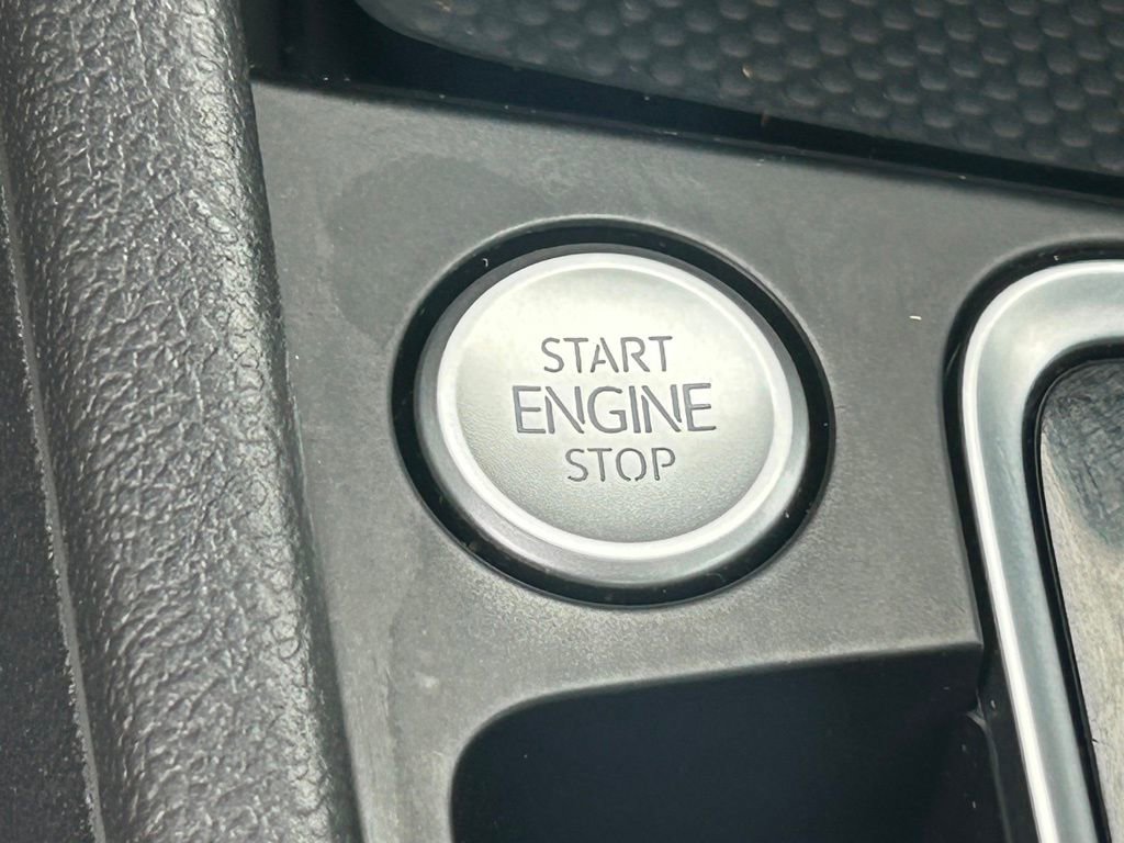 Used 2021 Volkswagen Jetta SE image 40