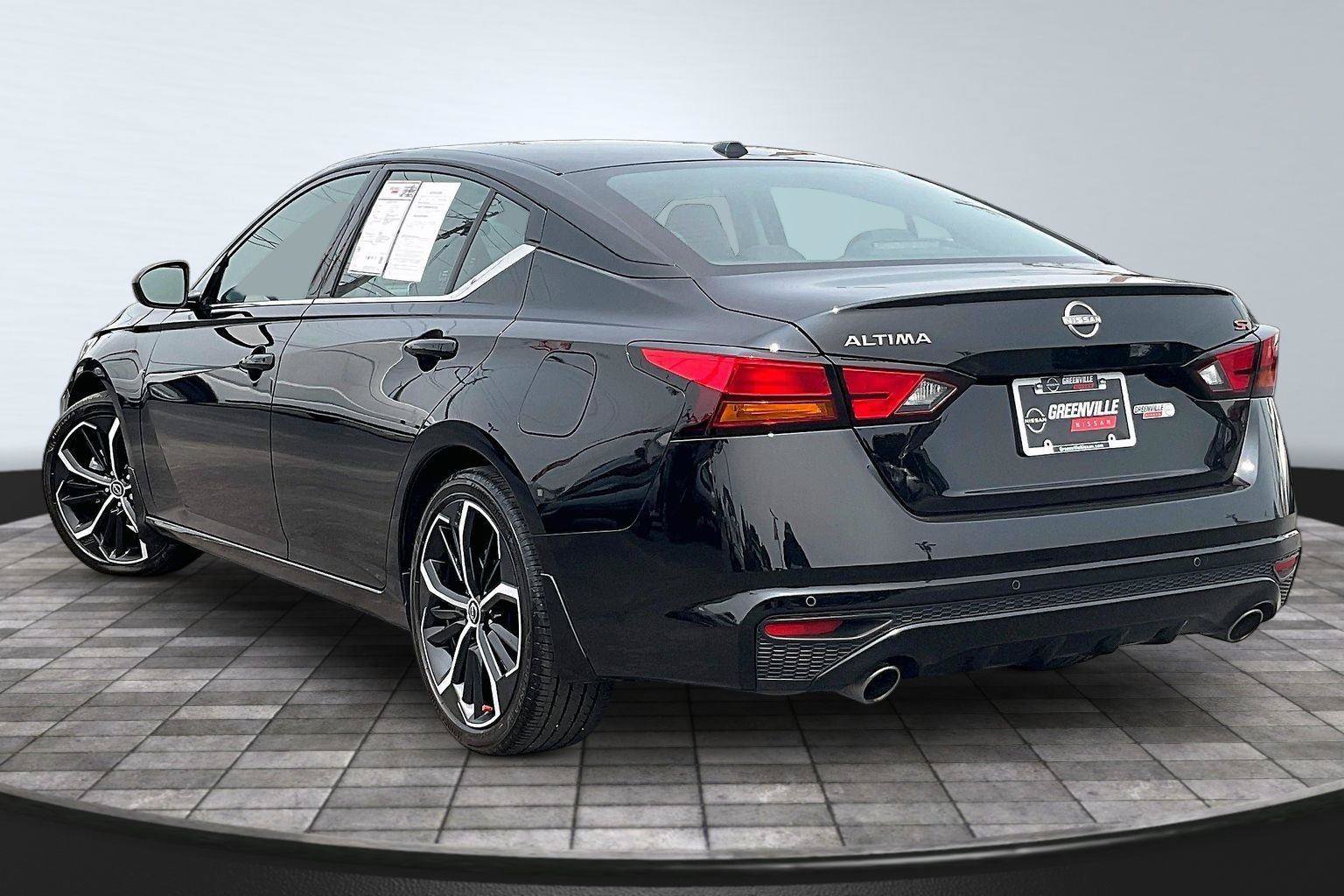 Certified 2025 Nissan Altima 2.5 SR FWD image 3