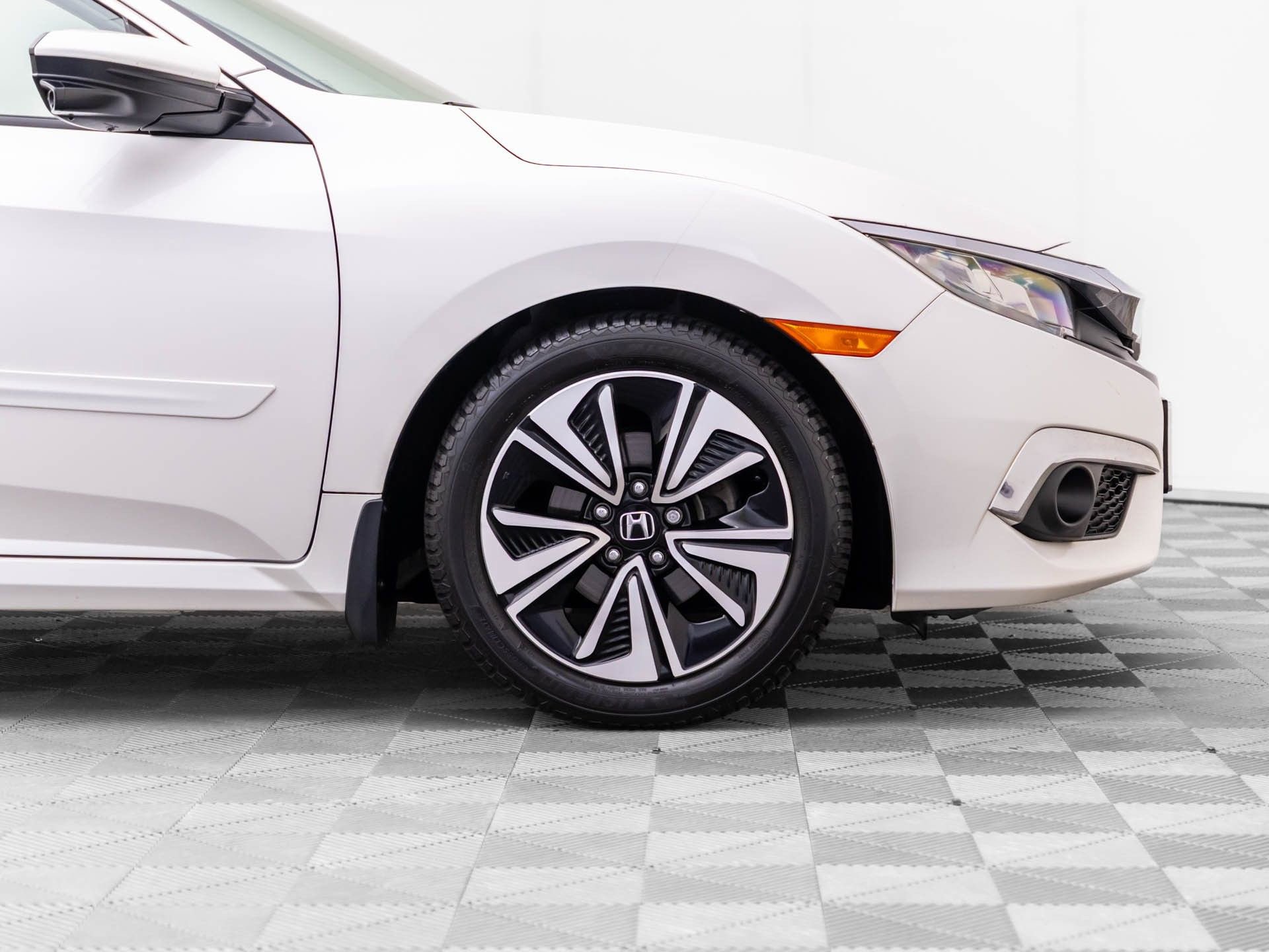 Used 2016 Honda Civic EX-T image 32