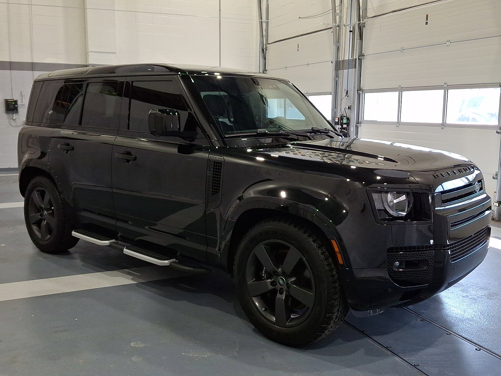 Certified 2023 Land Rover Defender 110 V8 image 6