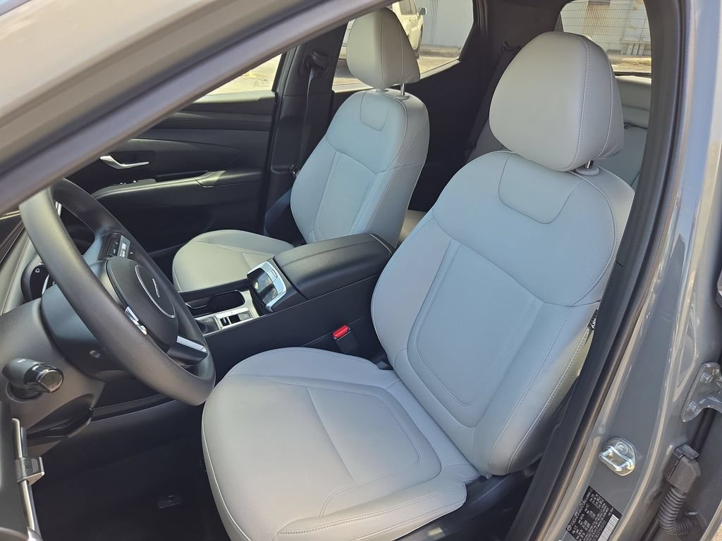 Used 2025 Hyundai Santa Cruz SEL AWD/4WD image 16