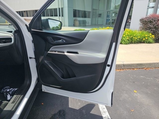 Used 2024 Chevrolet Equinox LS image 28
