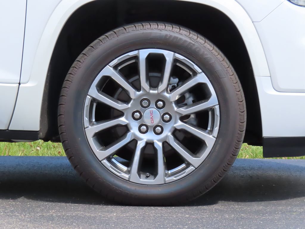 Used 2022 GMC Acadia Denali w/ GMC Pro Grade Package AWD/4WD image 13