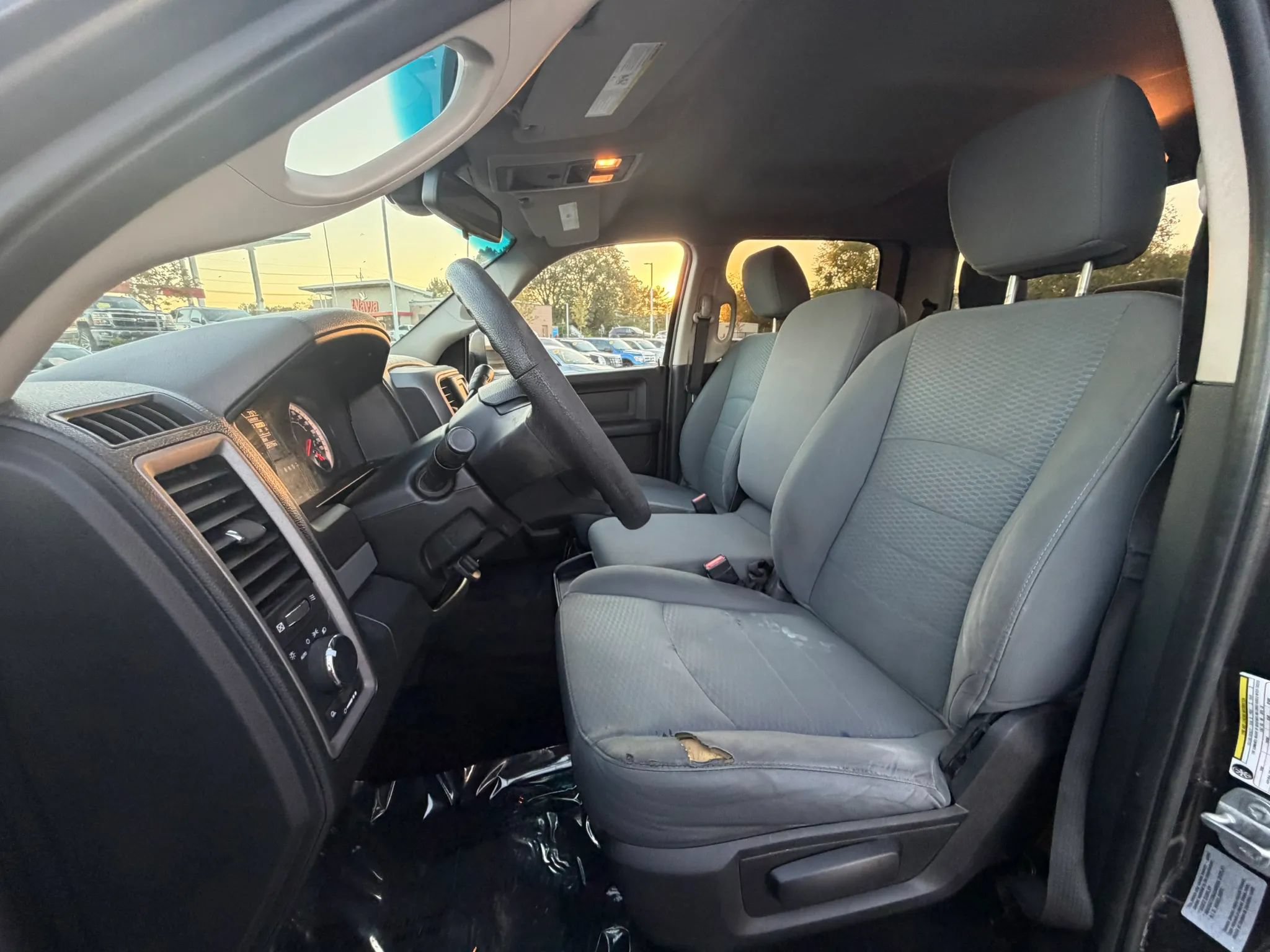 Used 2016 RAM 2500 Tradesman w/ Chrome Appearance Group AWD/4WD image 14