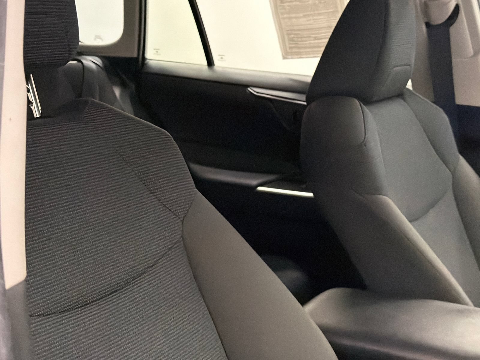 Used 2023 Toyota RAV4 LE AWD/4WD image 9