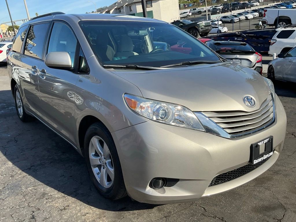 Used 2015 Toyota Sienna LE image 67