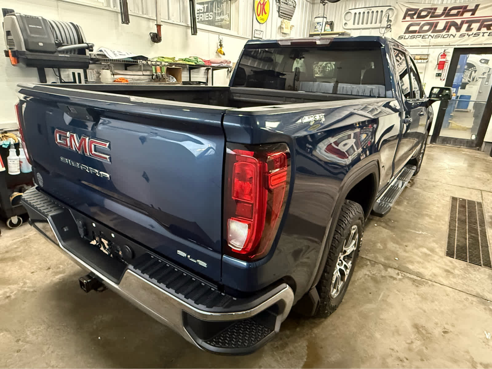 Used 2019 GMC Sierra 1500 SLE AWD/4WD image 6