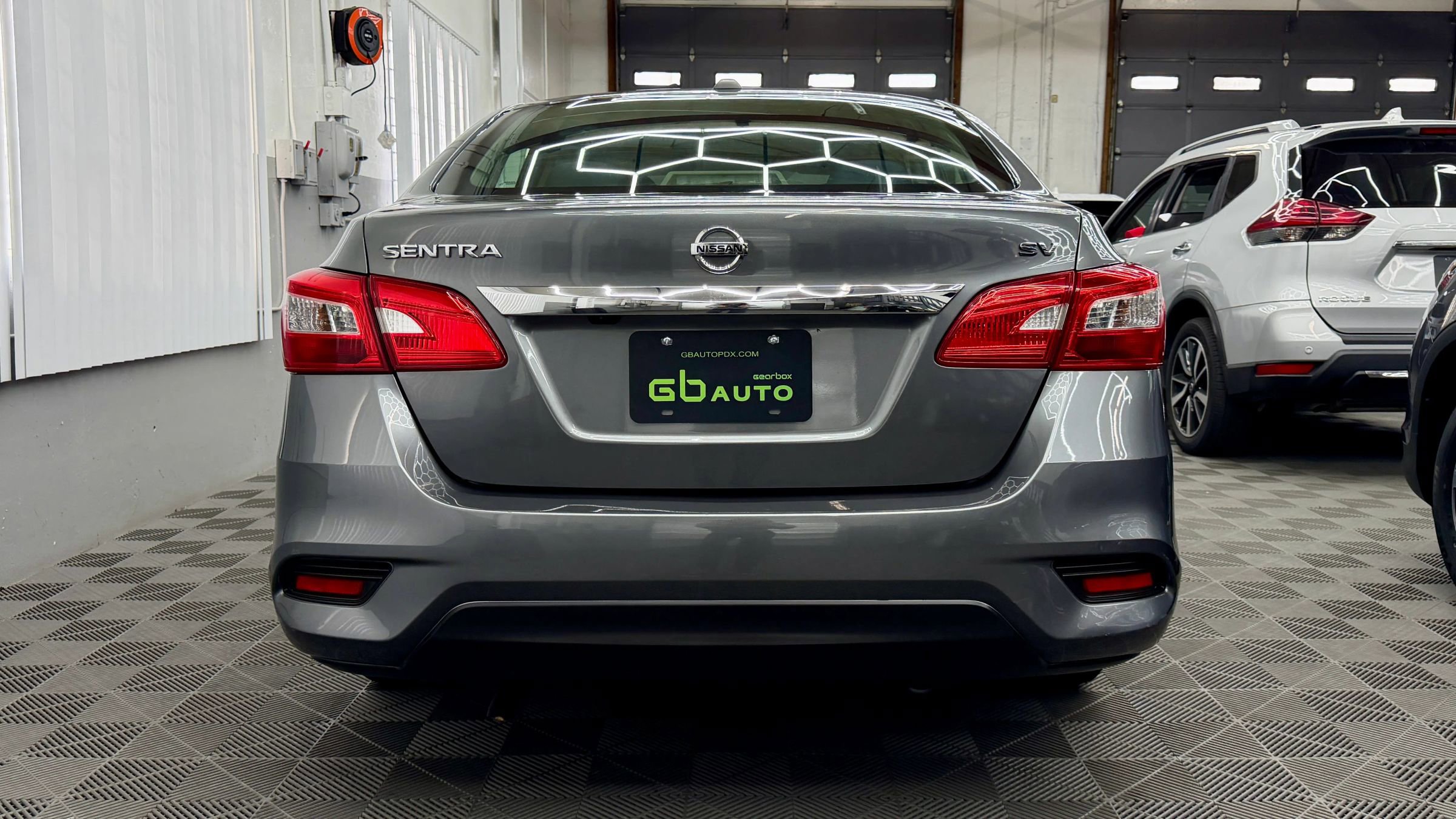 Used 2019 Nissan Sentra SV image 3